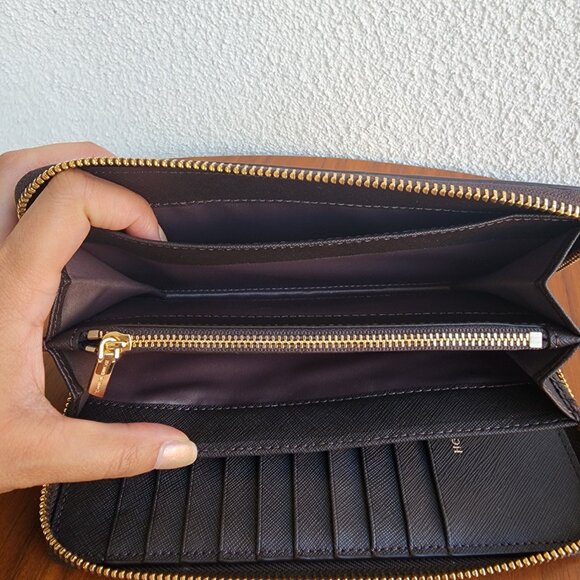 🔴SOLD🔴NWOT Henri Bendel Centennial Stripe Zip Around Wallet with Dustbag - Picture 8 of 11